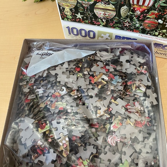 CHRISTMAS ORNAMENT PUZZLE - Picture 3 of 3
